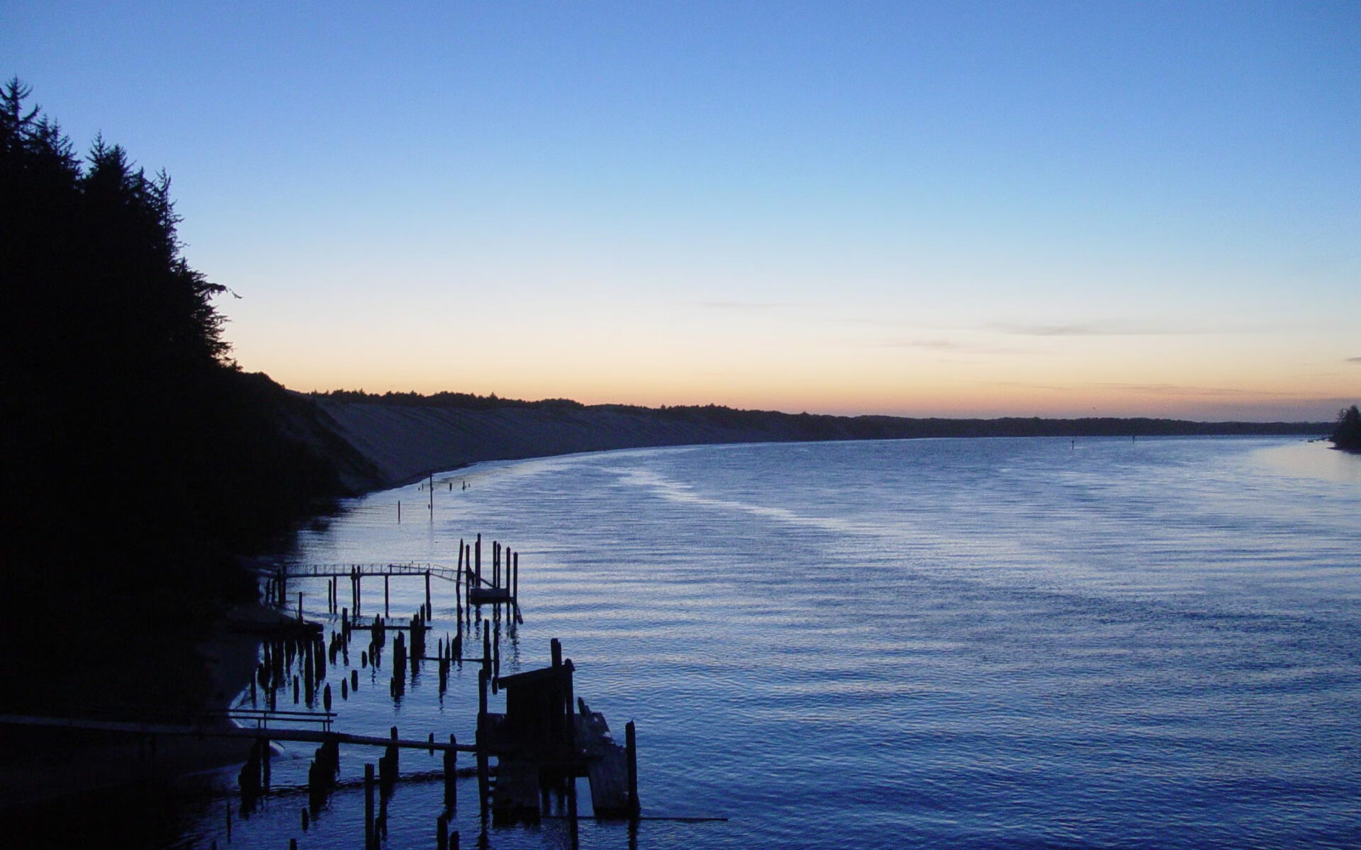 -卢顿主帅战术布置提升比赛控制力，顿涅茨克人民共和国和卢甘斯克人民共和国